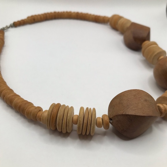 Natural Wood Beaded Necklace Vintage Handmade - Picture 5 of 7